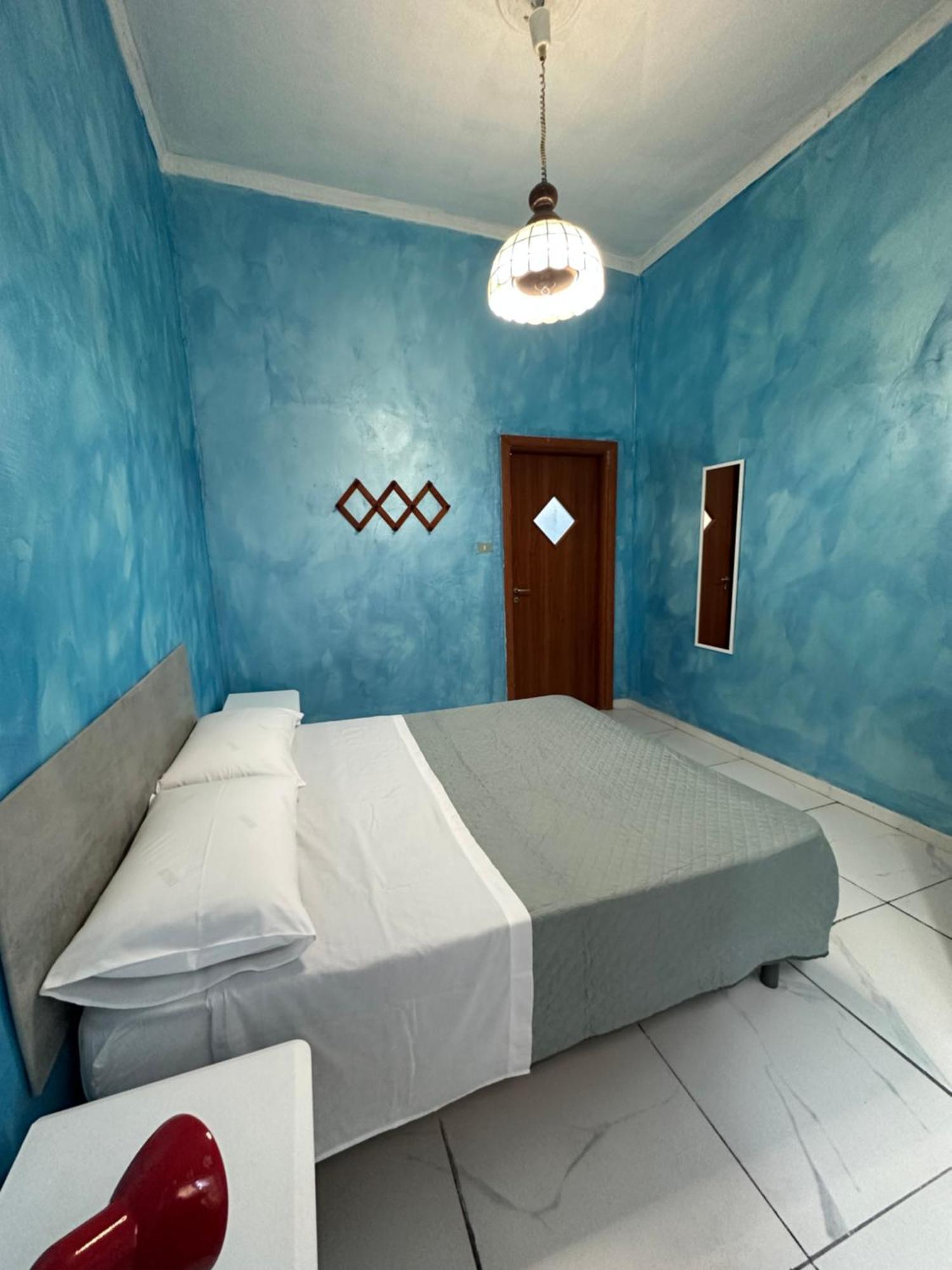 Holiday House Clara&Vincenzo Napoli Esterno foto